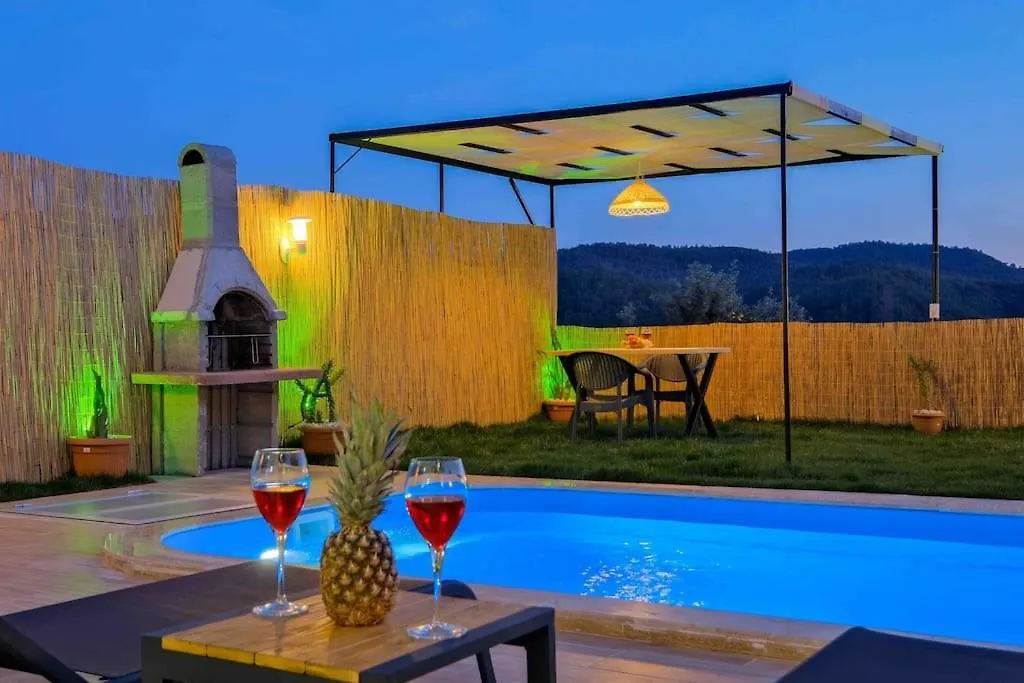 Villa Balayi Villasi, Havuzlu Jakuzili Fethiye